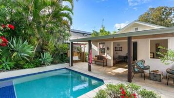 House, 4 Bedrooms | Pool