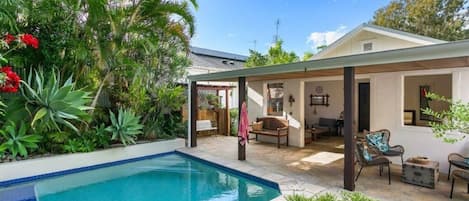 House, 4 Bedrooms | Pool