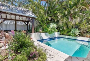 House, 4 Bedrooms | Pool