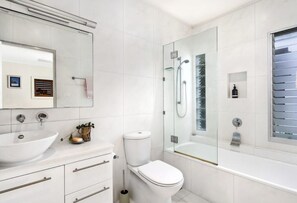 Huis, 4 slaapkamers | Badkamer