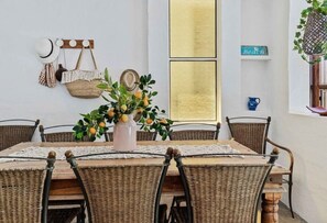 House, 4 Bedrooms | Dining - Burleigh Coastal Escape 4BR Home (Burleigh Heads)