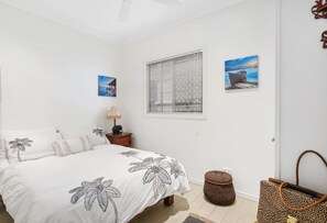 House, 4 Bedrooms | Free WiFi - Burleigh Coastal Escape 4BR Home (Burleigh Heads)