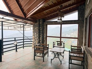 Luxury Cabin | Balcony view - S K and Shiv Cottages (Mukteshwar)