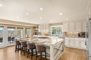 Fridge, microwave, oven, stovetop - Pool + Hot Tub + Firepit | Templeton Wine Country | El Pomar Estate - Main House (Templeton)
