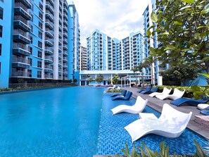 Căn hộ Deluxe, quang cảnh vịnh | Hồ bơi sân thượng | 3 hồ bơi ngoài trời, dù/ô trên bãi biển/hồ bơi, ghế dài tắm nắng 