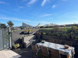 Outdoor dining - Charming Villa Rental in Villeneuve-Loubet, France (Villeneuve-Loubet)