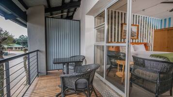 Chambre Classique avec lits jumeaux | Restauration extérieure