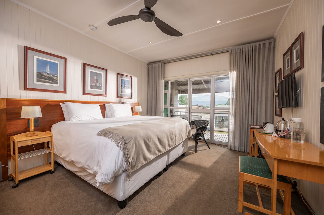 Chambre avec lits jumeaux, salle de bains privée