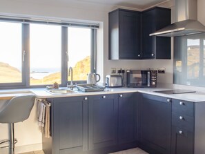 Fridge, cookware/dishes/utensils - The Studio by Interhome (North Skye)