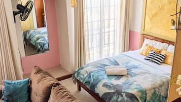 1 quarto, escrivaninha, ferros/tábuas de passar roupa, Wi-Fi de cortesia