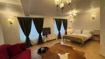 8 bedrooms, iron/ironing board, WiFi, bed sheets