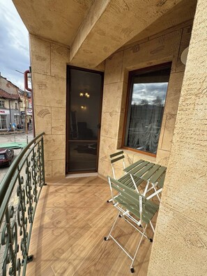 Outdoor dining - Just a Dream – Mountain View Retreat by Osam River, Troyan (Troyan)