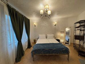 8 bedrooms, iron/ironing board, WiFi, bed sheets