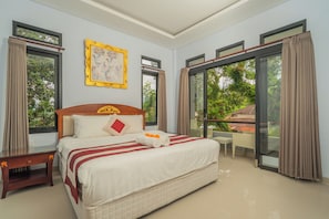 Habitación superior, 1 cama matrimonial, vista a la alberca