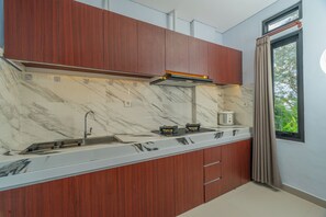 Familienzimmer, Poolblick | Eigene Küche