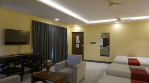 Luxury Quadruple Room, City View