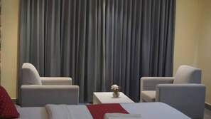 Luxury Double Room | In-room safe, desk, laptop workspace, blackout drapes - Jaguar Comforts (Chikkamagaluru)