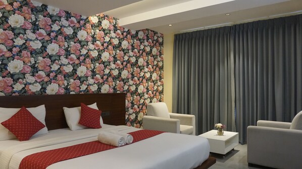 Luxury Double Room - Jaguar Comforts (Chikkamagaluru)