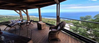 La Vigie panoramic villa, 180° view of the Indian Ocean.