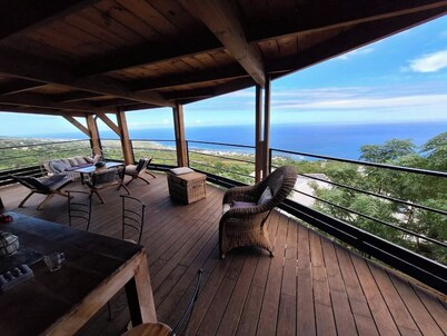 La Vigie panoramic villa, 180° view of the Indian Ocean.