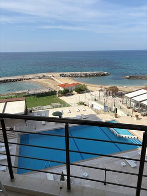 Standard Tek Büyük Yataklı Oda, Balkon, Deniz Manzaralı | Balkon