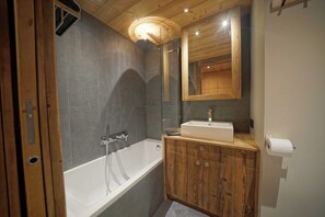 Hair dryer, towels - Warm Alpine apartment 2BR 5P – Megève (Megève)