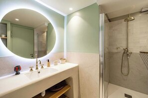 Hair dryer, towels - Charming apartment- AC -3BR-6P- Cannes (Cannes)