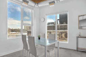 Dining - River View Apartment w/ Sauna & Downtown Access (Calgary)