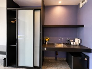 Deluxe Double Room | Desk, WiFi (free), bed sheets - iCheck inn Phuket Town (Phuket)
