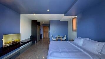 Deluxe Double Room | Desk, free WiFi, bed sheets