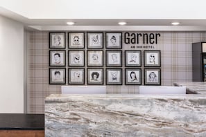 Lobby - Augusta West (Augusta)