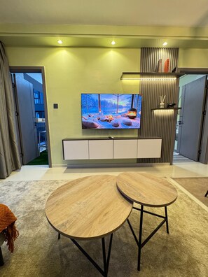 Interior - Top Floor 1 Bed apartment with Heated Pool, Gym and Nairobi GTC Skyline view (nairobi)