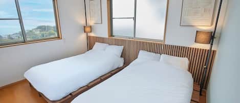 2 bedrooms, iron/ironing board, Internet