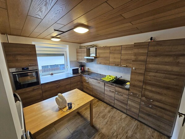 Microwave, oven, stovetop, dishwasher