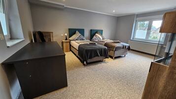6 chambres, accès Internet, draps fournis