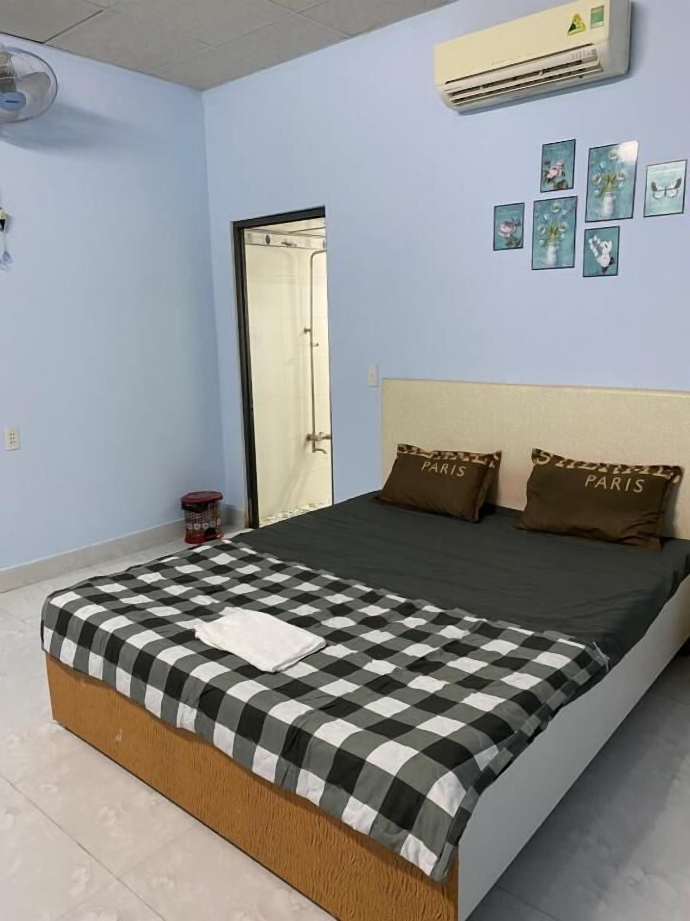 Studio phong cách cổ điển, ban công, quang cảnh thành phố