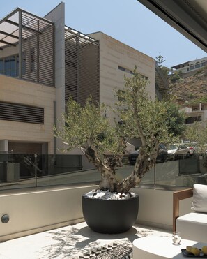 Junior Suite with Patio - Ground Level | Balcony - Allegro Suites (Rethymno)