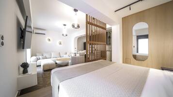 Superior Suite - Lower Level | Tallelokero huoneessa, silitysrauta/-lauta, ilmainen Wi-Fi