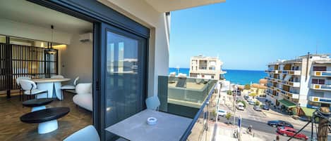 Suite studio Junior, vue partielle sur la mer | Vue de la chambre