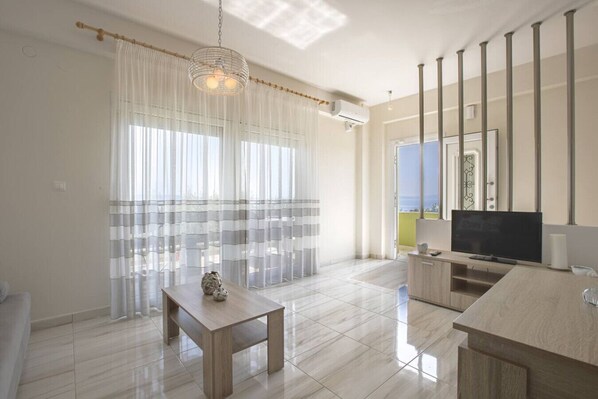 TV - Sunrise Villa No 2 - Agios Nikolaos Halkidiki (Chalkidiki)