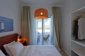 3 bedrooms, iron/ironing board, travel cot, Internet - Villa Joumy, Stylish Villa with Private Pool near Agia Anna Beach (Naxos)