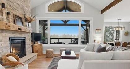 Stonehedge Lakehouse - Hot Tub - Pool Table