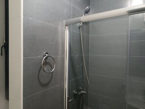 Bathroom - Boscolo Homes Xlendi - Stylish Apartment near the crystalline Mediterranean Sea (Il-Munxar)