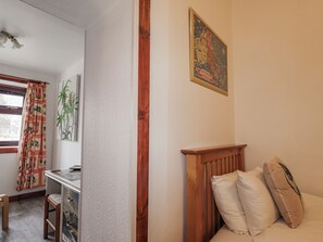 2 bedrooms, individually decorated, individually furnished, free WiFi - Islay Cottage (Kingussie)