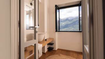 Villa (4 Bedrooms) | Bathroom