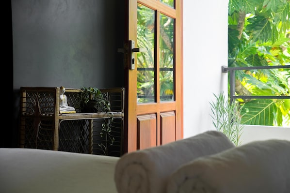 Habitación doble Deluxe, 1 cama King size, aire acondicionado, vista al jardín