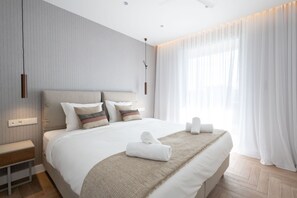 3 bedrooms, iron/ironing board, free WiFi - Riviera Pearl Voula Luxury Retreat (Voula)