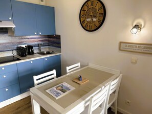 Dining - Vrbo Property (Les Sables-d'Olonne)