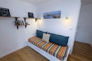Room - Vrbo Property (Les Sables-d'Olonne)