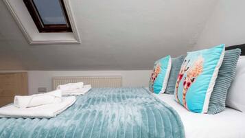 4 bedrooms, internet, bed sheets